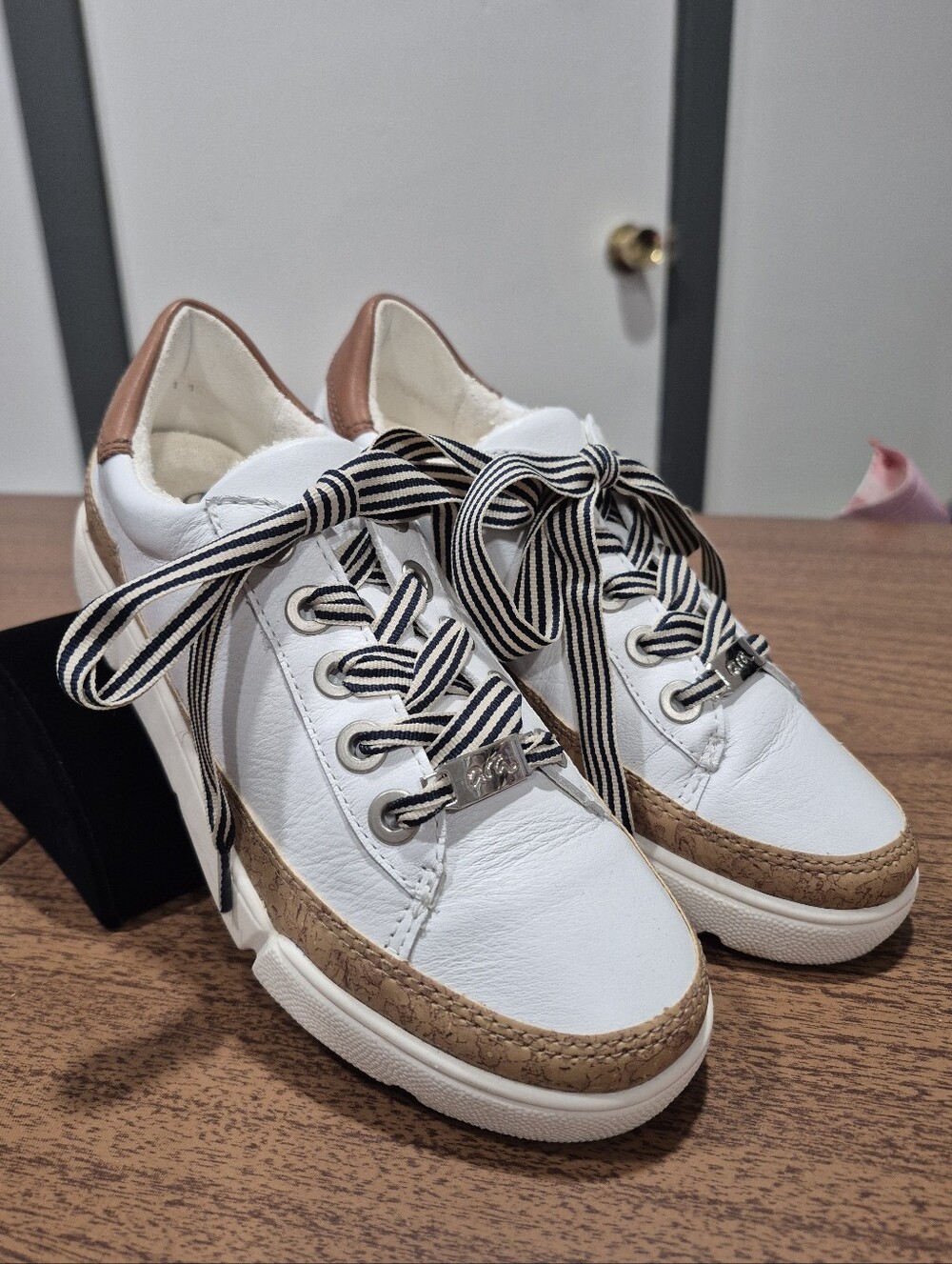Like New! Ara Renata High Soft Leather Sneakers